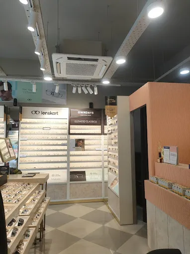 Lenskart.com at Kelambakkam